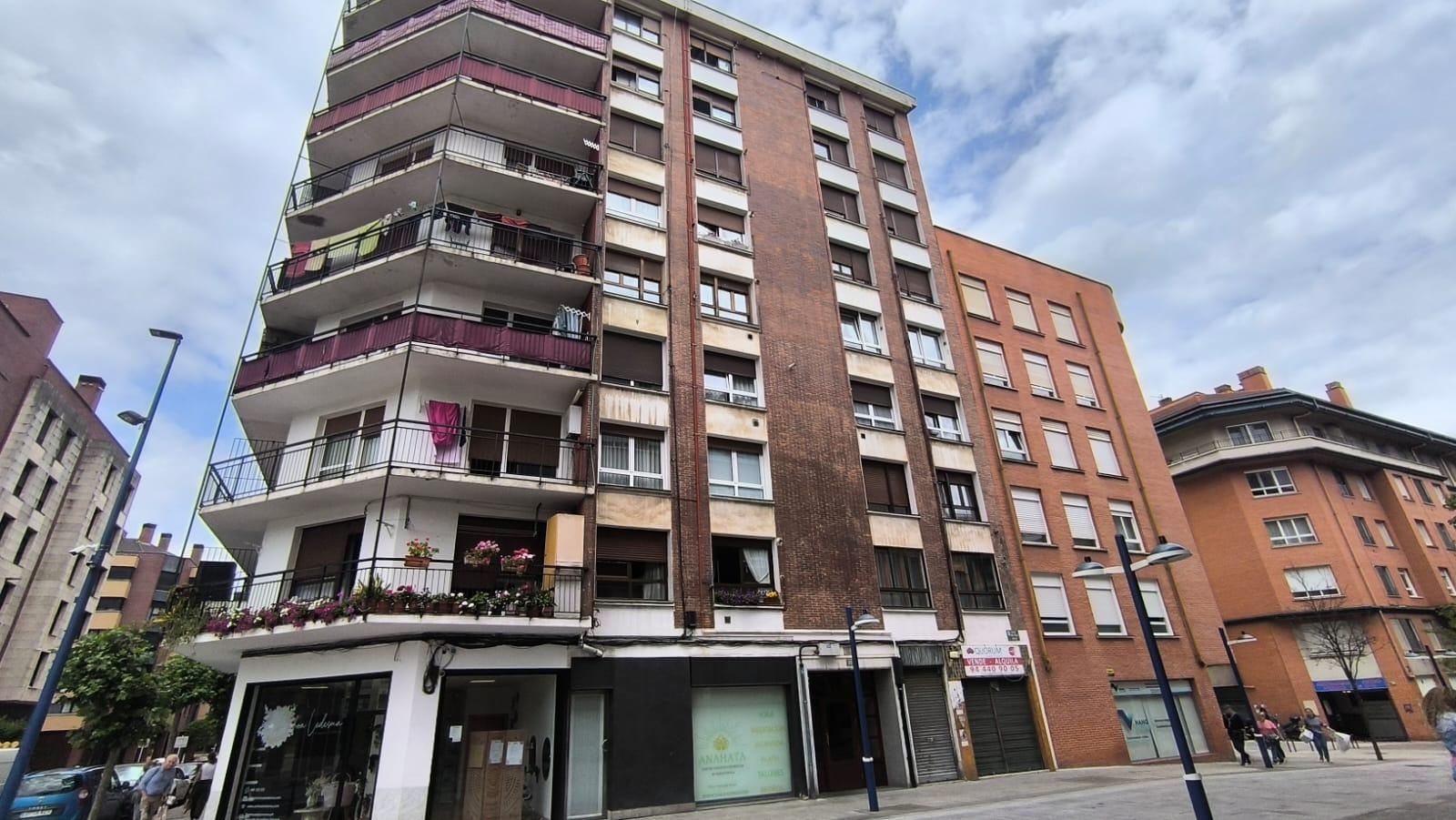 SE VENDE PISO EN ETXEBARRI CERCA DEL METRO