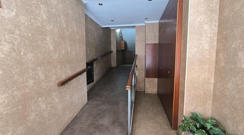 SE VENDE PISO EN ETXEBARRI CERCA DEL METRO