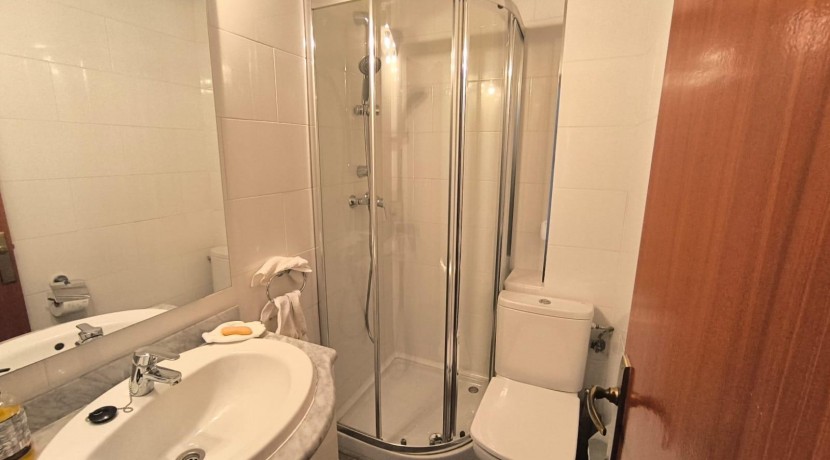 SE VENDE PISO EN ETXEBARRI CERCA DEL METRO