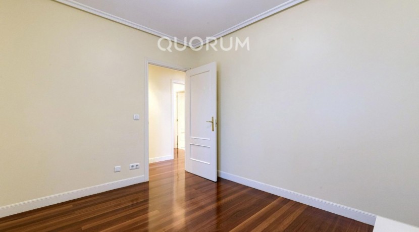 Se Vende Precioso Piso En El Centro De Barakaldo Con 3 Habitaciones 2 Baños Garaje y Trastero Directo