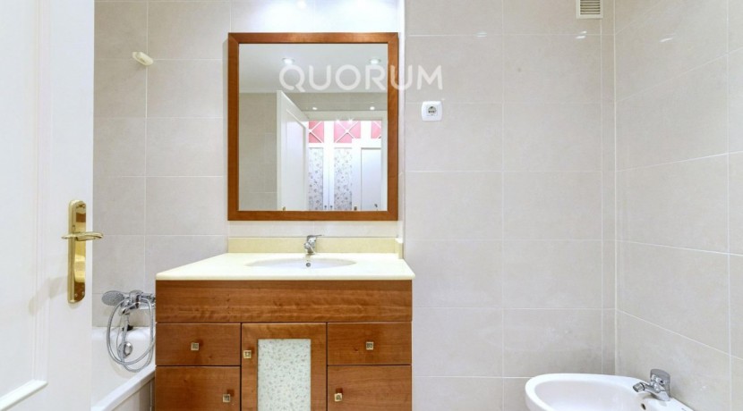 Se Vende Precioso Piso En El Centro De Barakaldo Con 3 Habitaciones 2 Baños Garaje y Trastero Directo