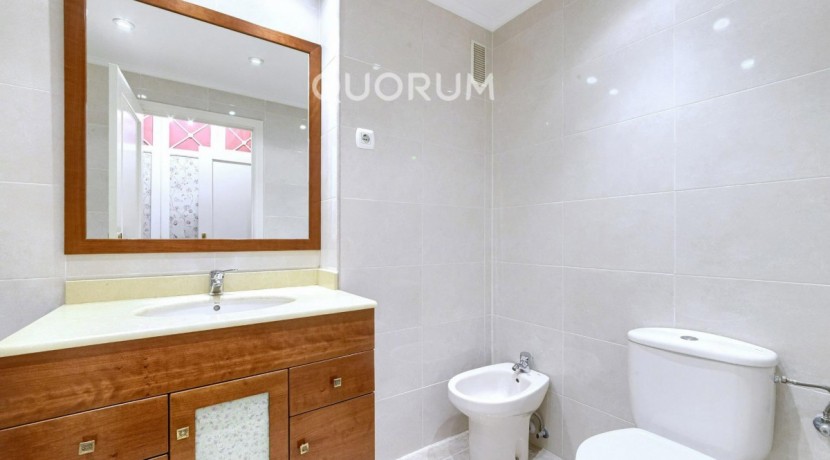Se Vende Precioso Piso En El Centro De Barakaldo Con 3 Habitaciones 2 Baños Garaje y Trastero Directo