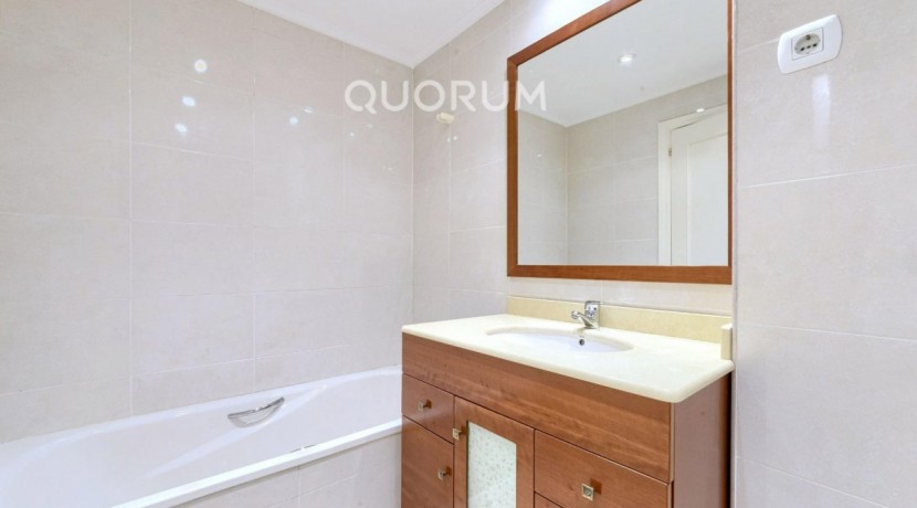 Se Vende Precioso Piso En El Centro De Barakaldo Con 3 Habitaciones 2 Baños Garaje y Trastero Directo
