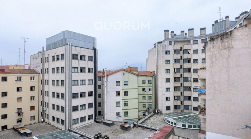 Se Vende Precioso Piso En El Centro De Barakaldo Con 3 Habitaciones 2 Baños Garaje y Trastero Directo