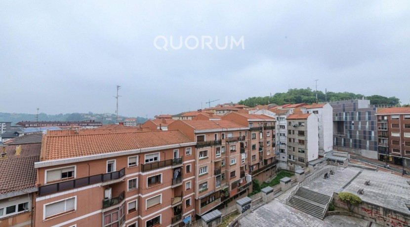 Se Vende Precioso Piso En El Centro De Barakaldo Con 3 Habitaciones 2 Baños Garaje y Trastero Directo