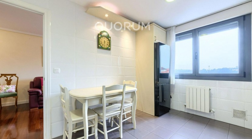 Se Vende Precioso Piso En El Centro De Barakaldo Con 3 Habitaciones 2 Baños Garaje y Trastero Directo