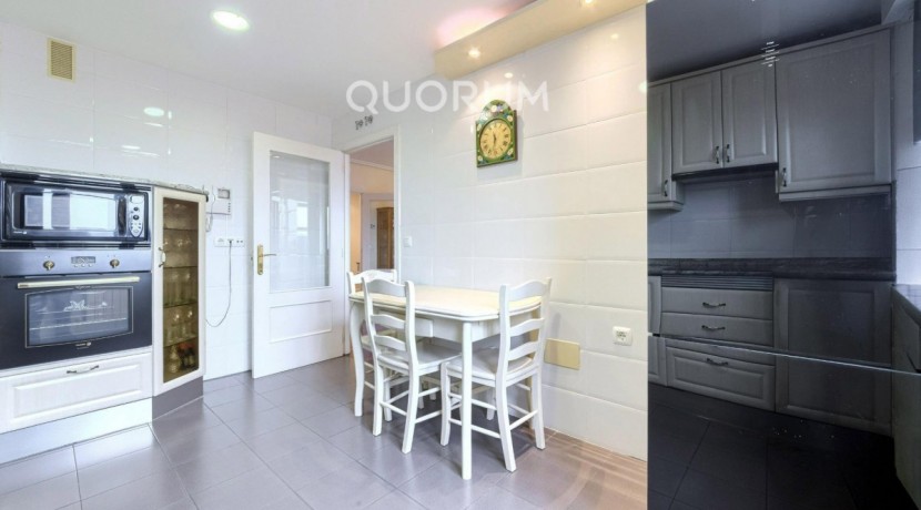 Se Vende Precioso Piso En El Centro De Barakaldo Con 3 Habitaciones 2 Baños Garaje y Trastero Directo