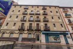 TOTALMENTE REFORMADO EN PLENO CENTRO DE BARAKALDO CON DOS BALCONES