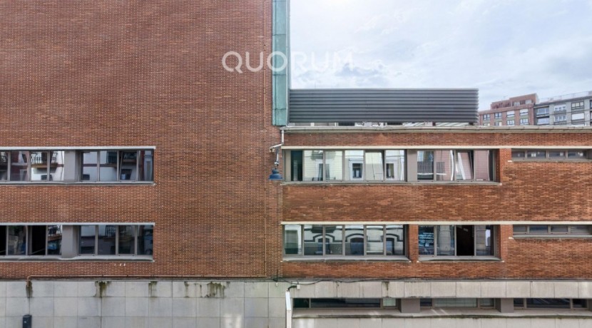 TOTALMENTE REFORMADO EN PLENO CENTRO DE BARAKALDO CON DOS BALCONES