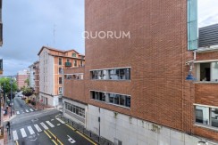 TOTALMENTE REFORMADO EN PLENO CENTRO DE BARAKALDO CON DOS BALCONES