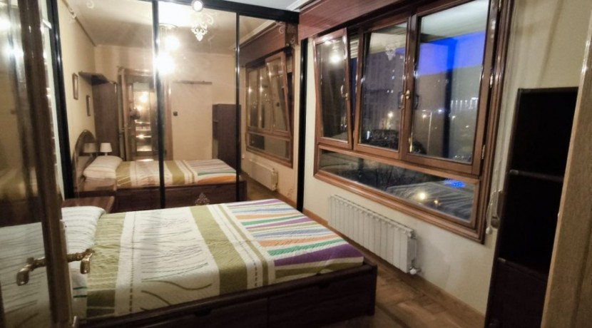 TRES HABITACIONES Y DOS BAÑOS EN RONDA RESURRECIÓN MARIA DE AZKUE