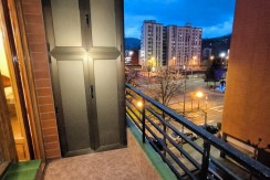 TRES HABITACIONES Y DOS BAÑOS EN RONDA RESURRECIÓN MARIA DE AZKUE