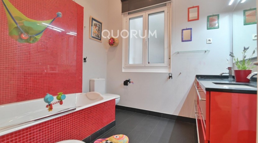 Vivienda Céntrica con Encanto de 3 Hab y 3 Baños