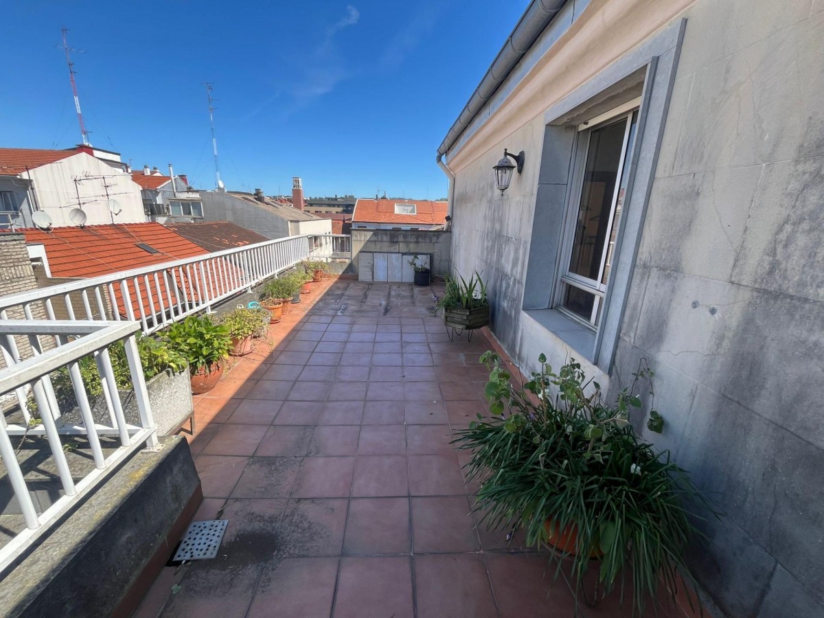Vivienda Con Espectacular Terraza En Romo