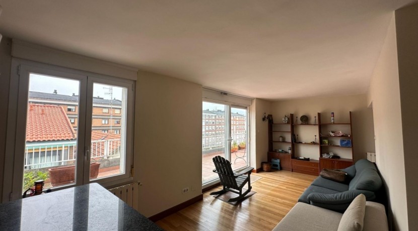 Vivienda Con Espectacular Terraza En Romo