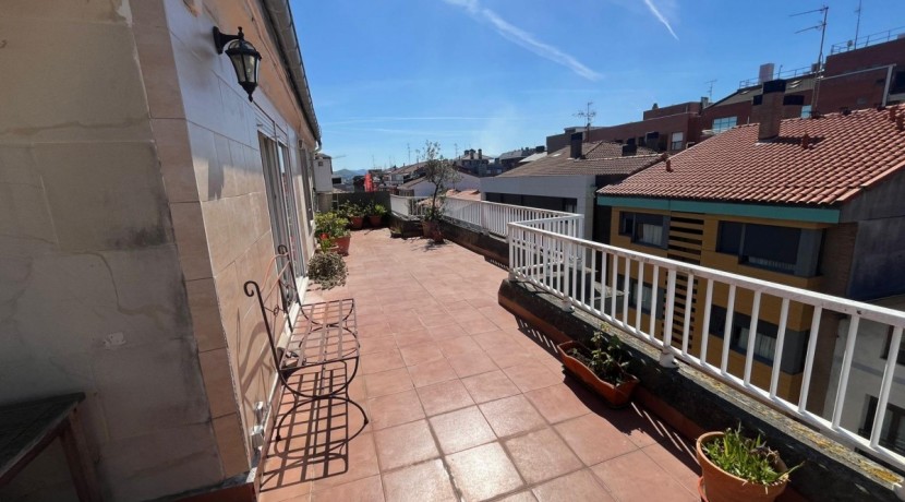 Vivienda Con Espectacular Terraza En Romo