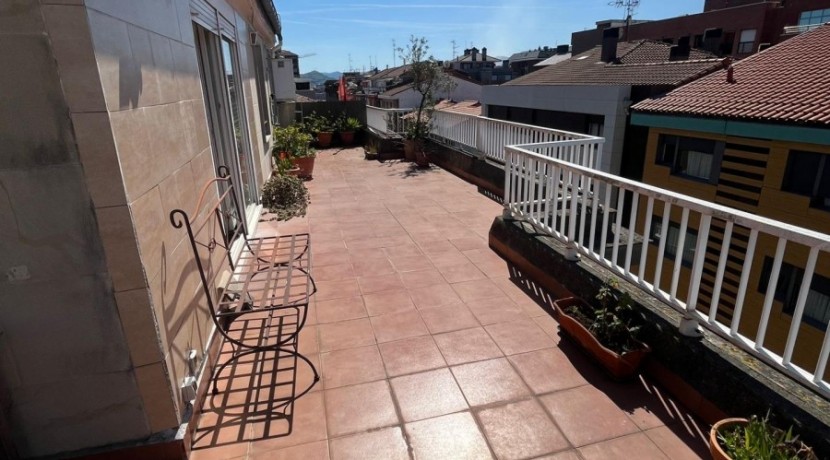 Vivienda Con Espectacular Terraza En Romo