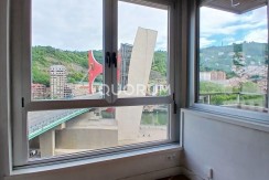 Vivienda con gran potencial junto al Guggenheim