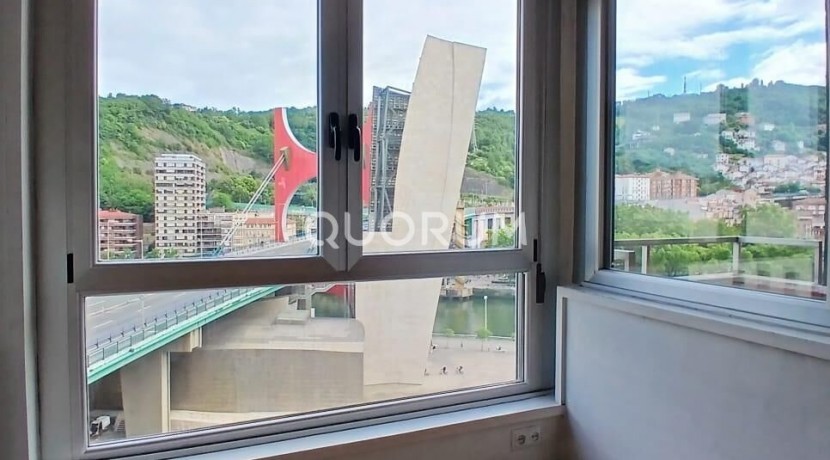 Vivienda con gran potencial junto al Guggenheim