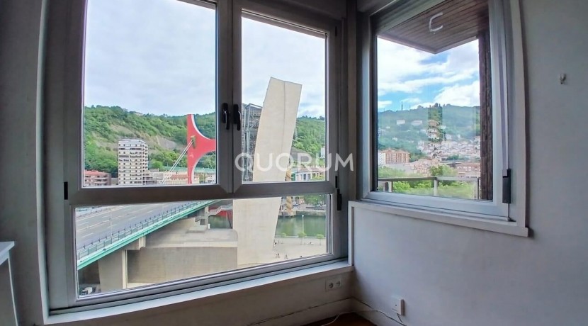 Vivienda con gran potencial junto al Guggenheim