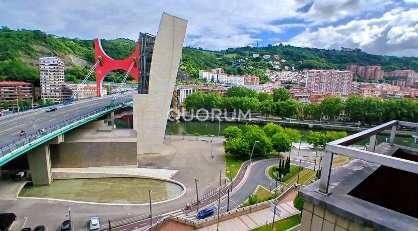 Vivienda con gran potencial junto al Guggenheim