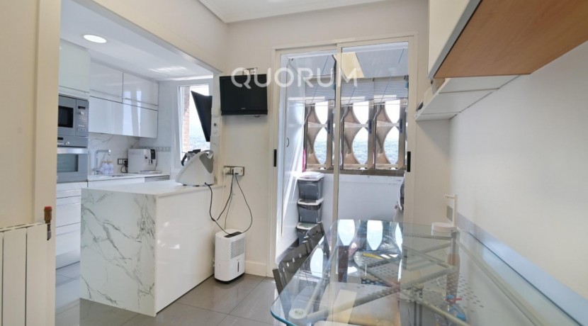 Vivienda con reformada con vistas y garaje en Sarriko