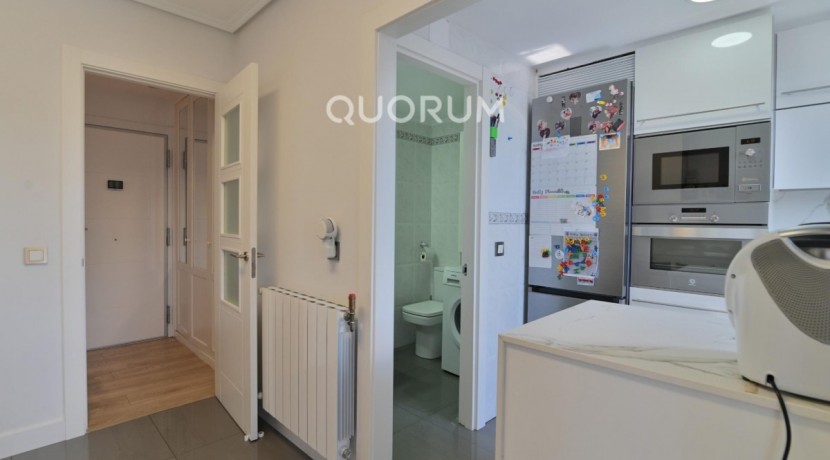 Vivienda con reformada con vistas y garaje en Sarriko