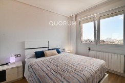 Vivienda con reformada con vistas y garaje en Sarriko