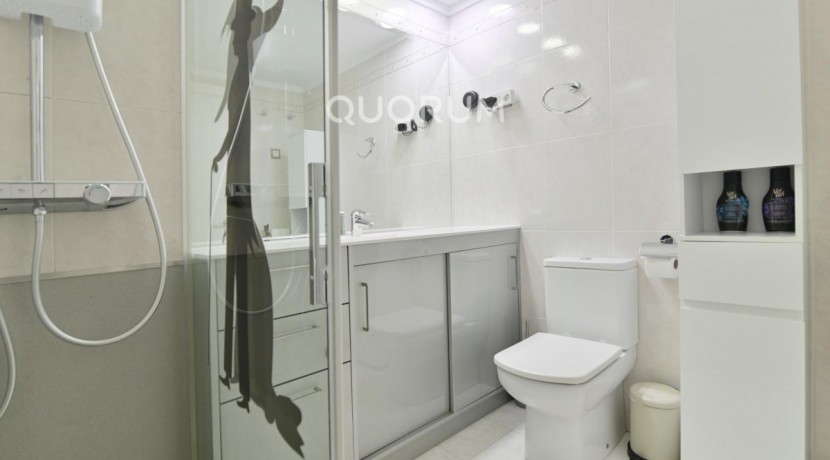 Vivienda con reformada con vistas y garaje en Sarriko