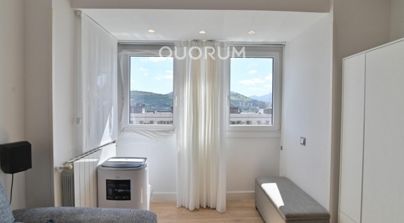 Vivienda con reformada con vistas y garaje en Sarriko