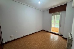 VIVIENDA DE TRES HABITACIONES CON ASCENSOR A NIVEL DE CALLE