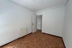 VIVIENDA DE TRES HABITACIONES CON ASCENSOR A NIVEL DE CALLE