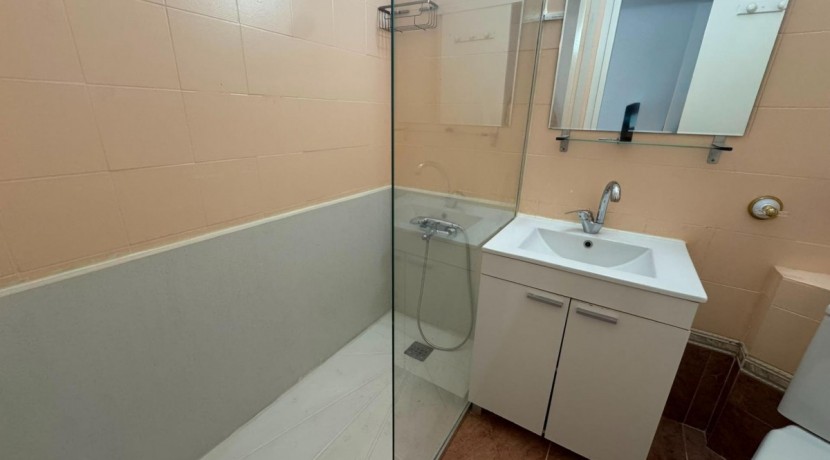 VIVIENDA DE TRES HABITACIONES CON ASCENSOR A NIVEL DE CALLE