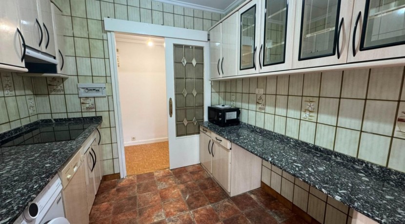VIVIENDA DE TRES HABITACIONES CON ASCENSOR A NIVEL DE CALLE