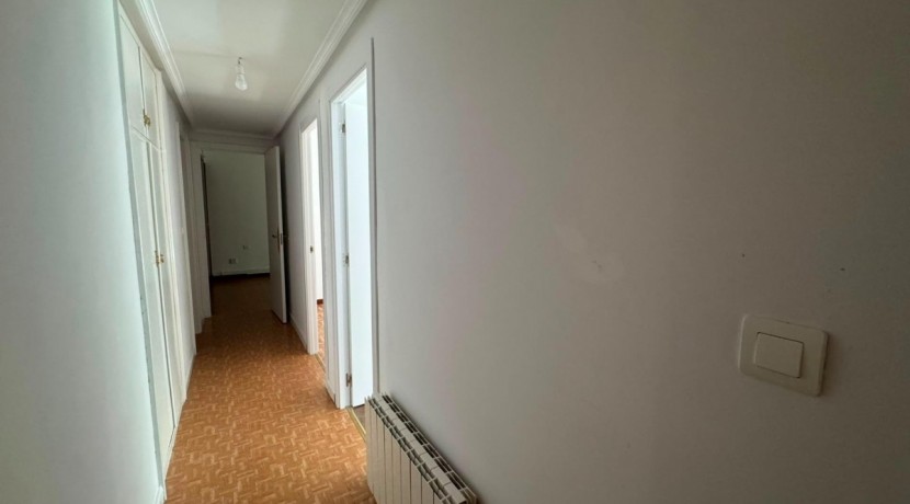 VIVIENDA DE TRES HABITACIONES CON ASCENSOR A NIVEL DE CALLE