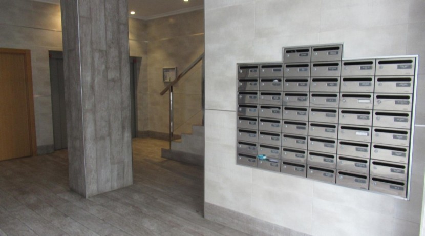 VIVIENDA DE TRES HABITACIONES CON ASCENSOR A NIVEL DE CALLE
