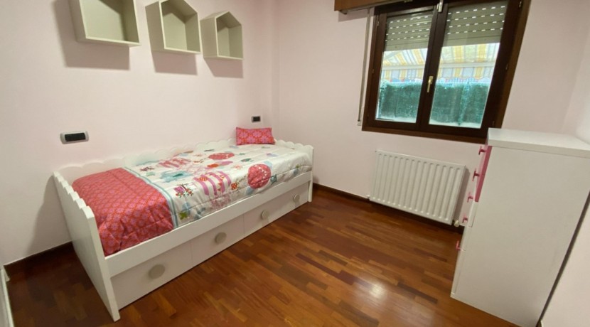 Vivienda Muy Luminosa Con Jardín y Terraza