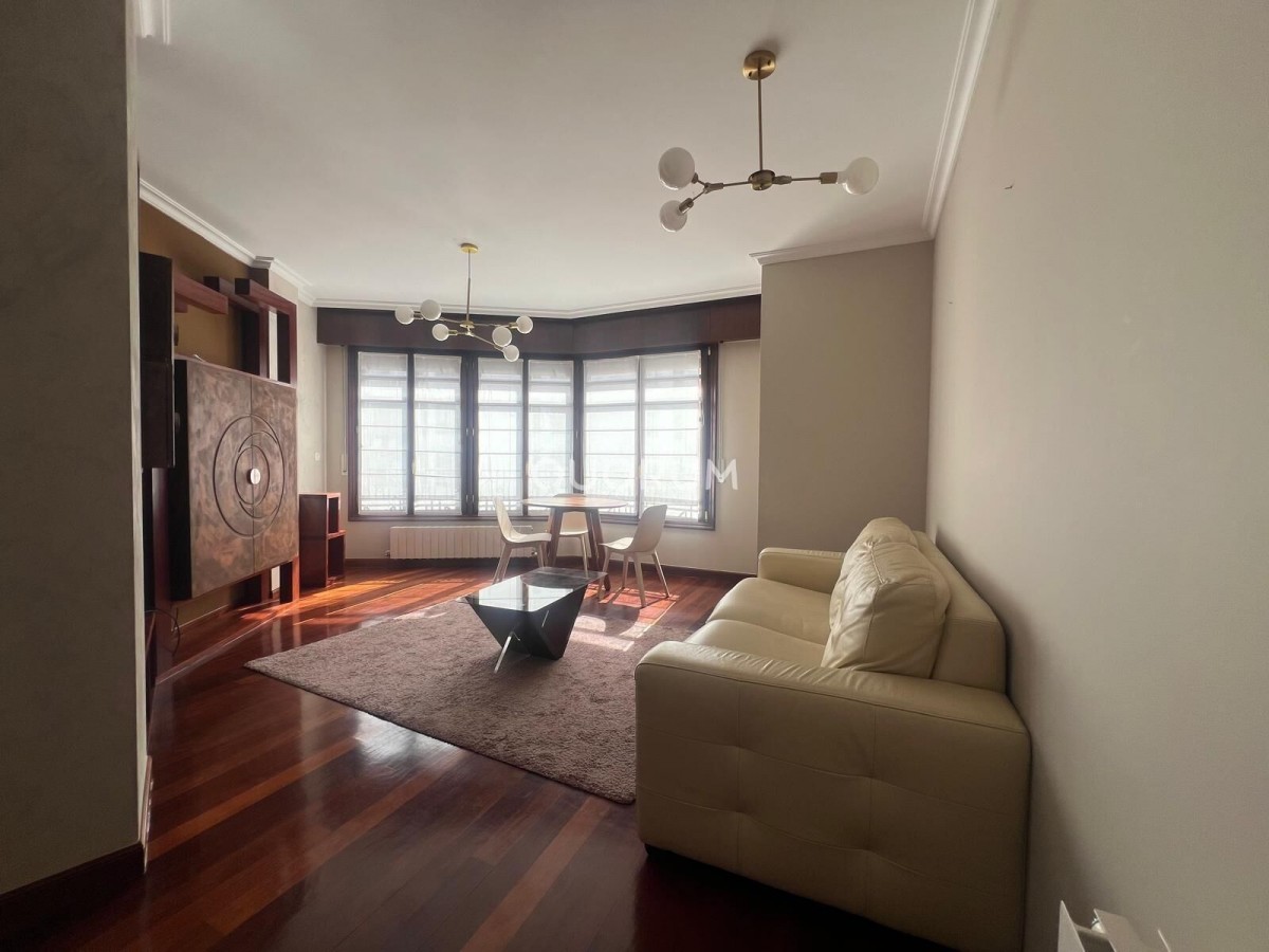 Vivienda Para Contratos de Temporada 4 Habitaciones con Garaje