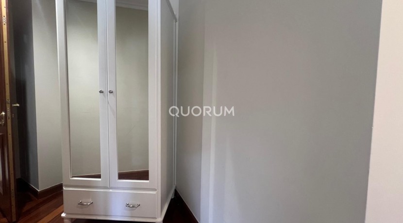Vivienda Para Contratos de Temporada 4 Habitaciones con Garaje