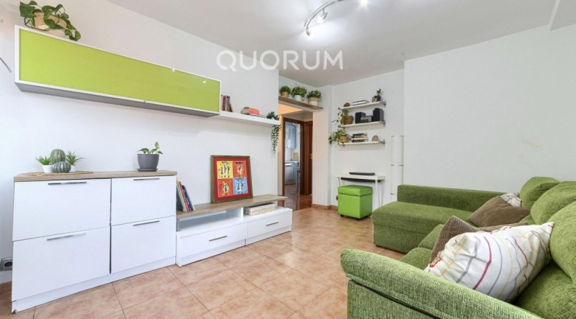 VIVIENDA PARA ENTRAR A VIVIR DE 2 HABITACIONES CON TERRAZA
