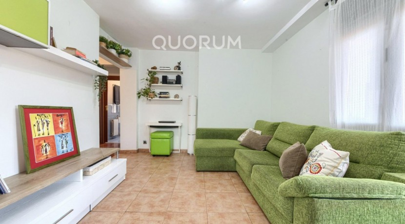VIVIENDA PARA ENTRAR A VIVIR DE 2 HABITACIONES CON TERRAZA