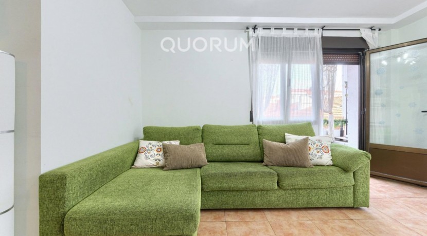 VIVIENDA PARA ENTRAR A VIVIR DE 2 HABITACIONES CON TERRAZA