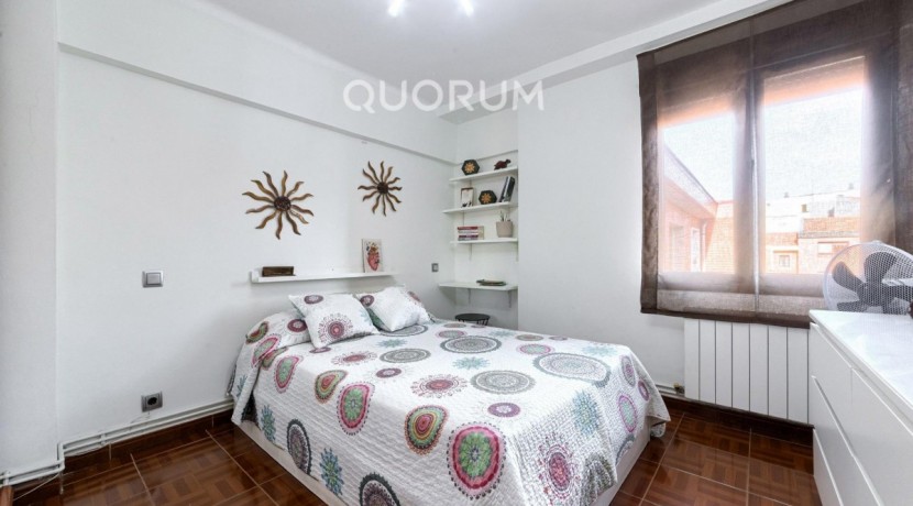 VIVIENDA PARA ENTRAR A VIVIR DE 2 HABITACIONES CON TERRAZA