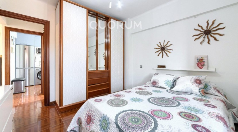 VIVIENDA PARA ENTRAR A VIVIR DE 2 HABITACIONES CON TERRAZA