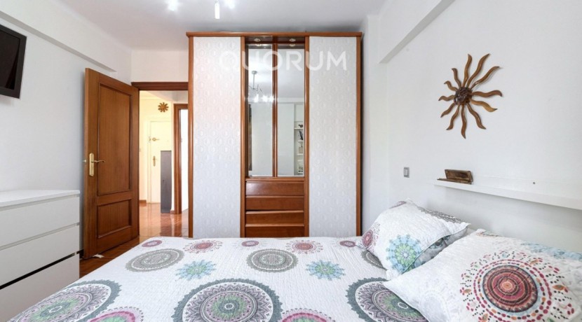 VIVIENDA PARA ENTRAR A VIVIR DE 2 HABITACIONES CON TERRAZA