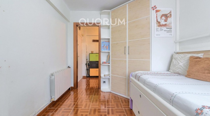 VIVIENDA PARA ENTRAR A VIVIR DE 2 HABITACIONES CON TERRAZA