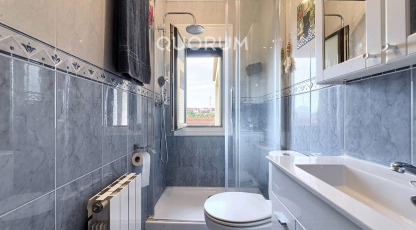 VIVIENDA PARA ENTRAR A VIVIR DE 2 HABITACIONES CON TERRAZA