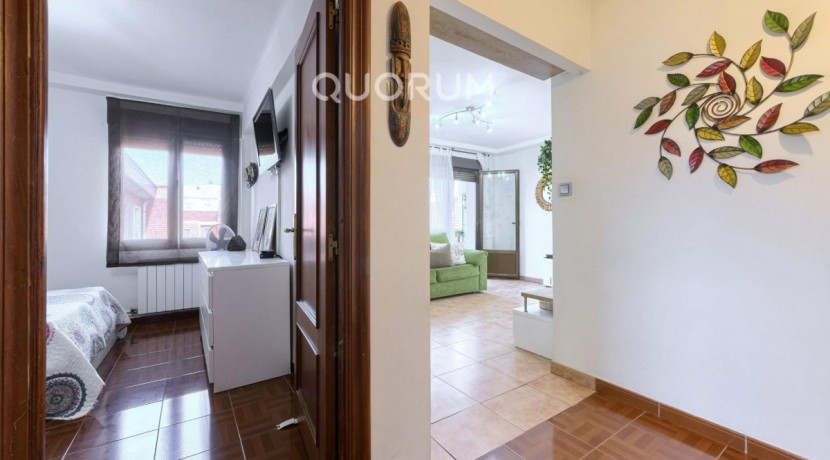 VIVIENDA PARA ENTRAR A VIVIR DE 2 HABITACIONES CON TERRAZA