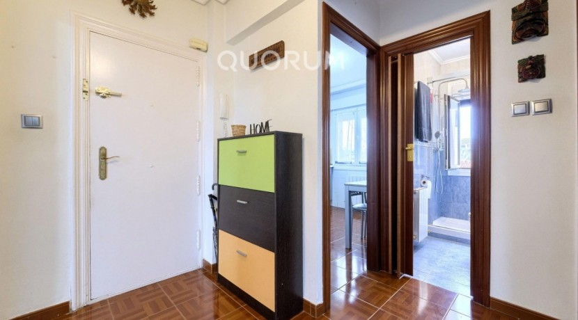 VIVIENDA PARA ENTRAR A VIVIR DE 2 HABITACIONES CON TERRAZA