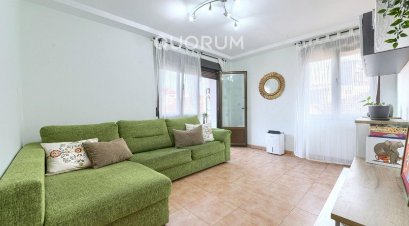 VIVIENDA PARA ENTRAR A VIVIR DE 2 HABITACIONES CON TERRAZA